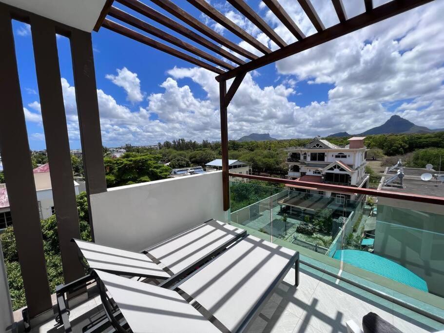 Top-Floor Modern 3Bd Penthouse With Beautiful Mountain View Terrace - 5 Min Walk To Beach Flic en Flac Экстерьер фото