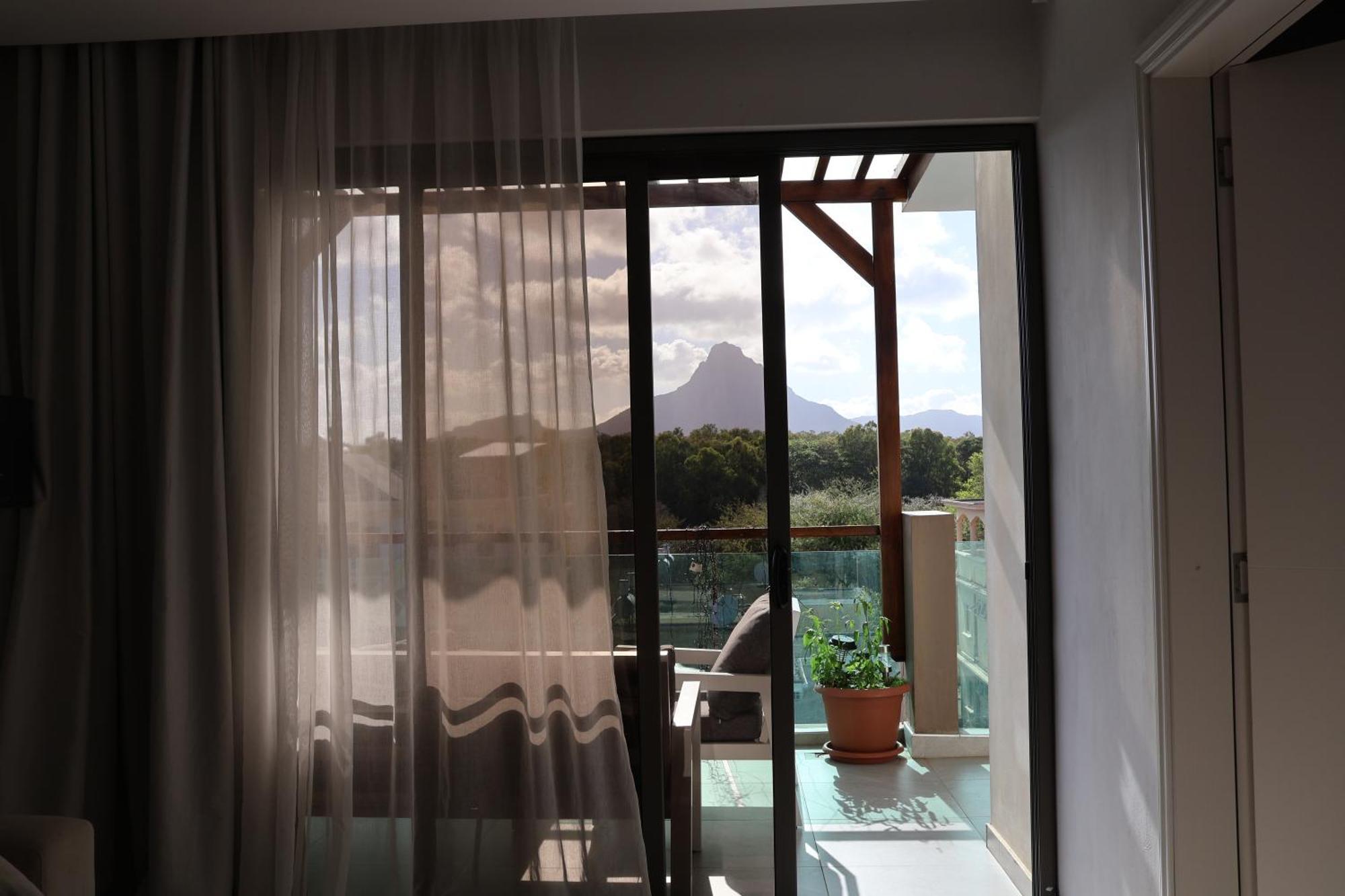 Top-Floor Modern 3Bd Penthouse With Beautiful Mountain View Terrace - 5 Min Walk To Beach Flic en Flac Экстерьер фото